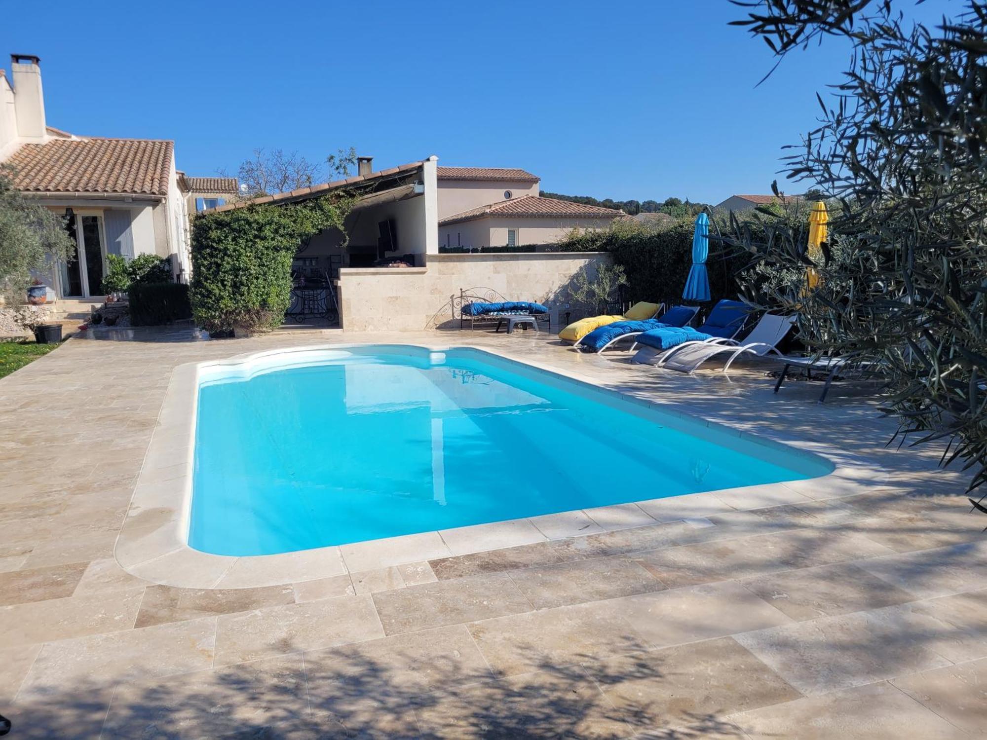 Maisonnette Avec Piscine La Picholine Châteaurenard